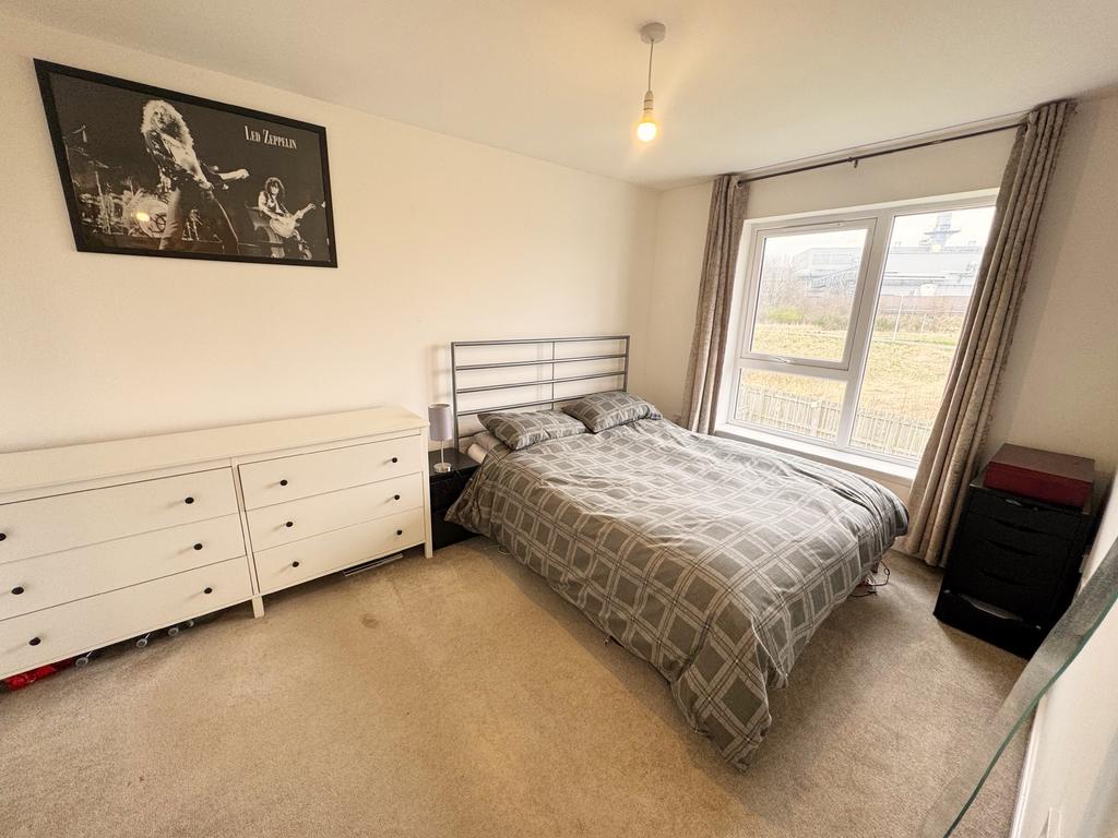 Bedroom 2 (1)