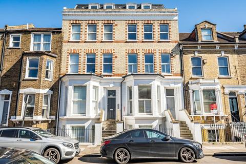 2 bedroom flat for sale, Chivalry Road, Battersea, London, SW11
