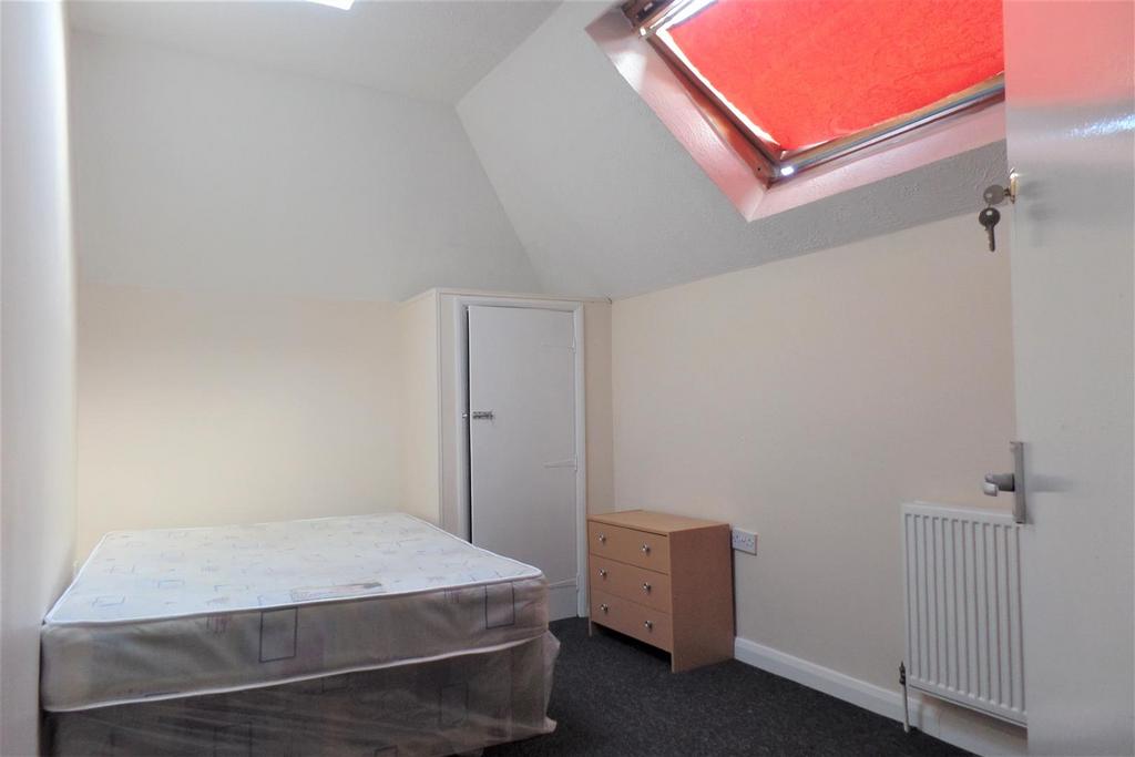 Bedroom one.jpg