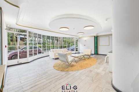 3 bedroom flat for sale, Riverside Drive, Golders Green Road, NW11
