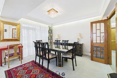 3 bedroom flat for sale, Riverside Drive, Golders Green Road, NW11