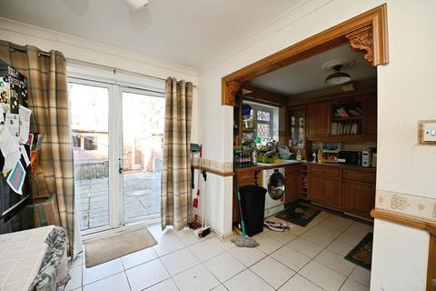 52 Dent Close, South Ockendon, RM15 5DS