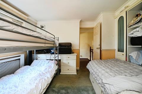 52 Dent Close, South Ockendon, RM15 5DS