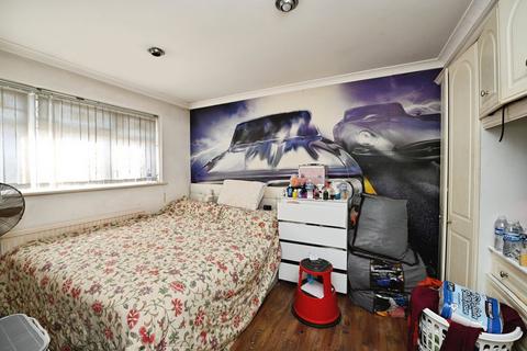 52 Dent Close, South Ockendon, RM15 5DS