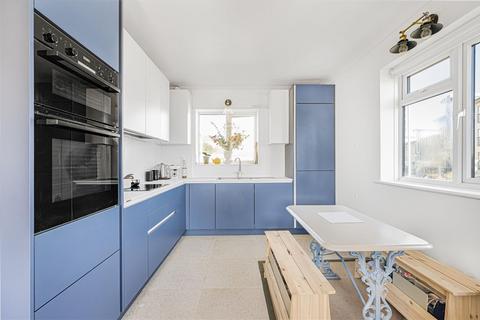 2 bedroom flat for sale, Gibbon Road, Newhaven