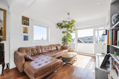 2 bedroom flat for sale, Gibbon Road, Newhaven