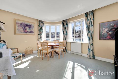 3 bedroom apartment for sale, Riverside Drive, Golders Green Road, NW11