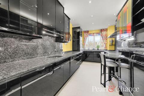 3 bedroom apartment for sale, Riverside Drive, Golders Green Road, NW11