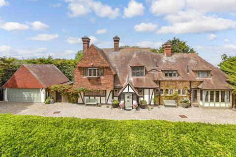 71 Fitzroy Avenue, Broadstairs, CT10 3LT