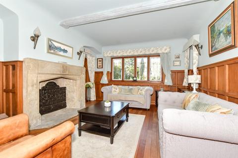 71 Fitzroy Avenue, Broadstairs, CT10 3LT