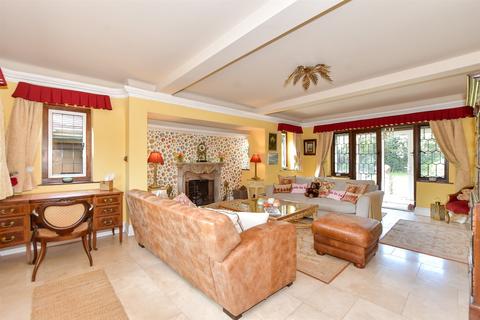 71 Fitzroy Avenue, Broadstairs, CT10 3LT