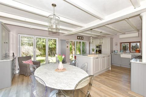 71 Fitzroy Avenue, Broadstairs, CT10 3LT
