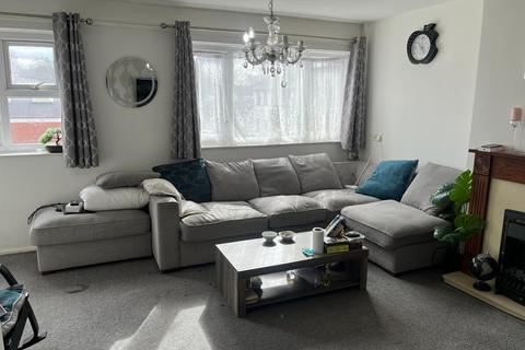 2 bedroom flat for sale, Brackley Avenue, Manchester, M15