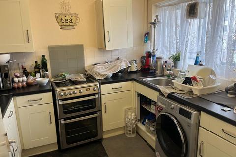 2 bedroom flat for sale, Brackley Avenue, Manchester, M15