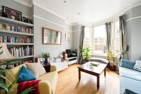 2 bedroom flat for sale, Cotherstone Road, London SW2