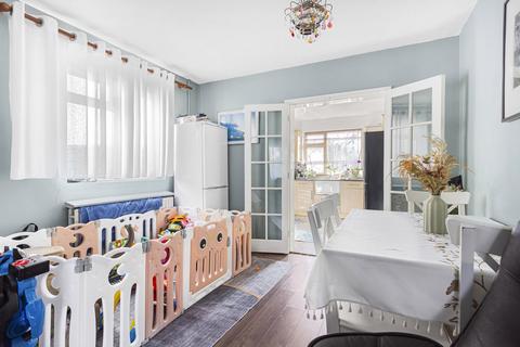 51 Longford Road, Twickenham, TW2 6EB
