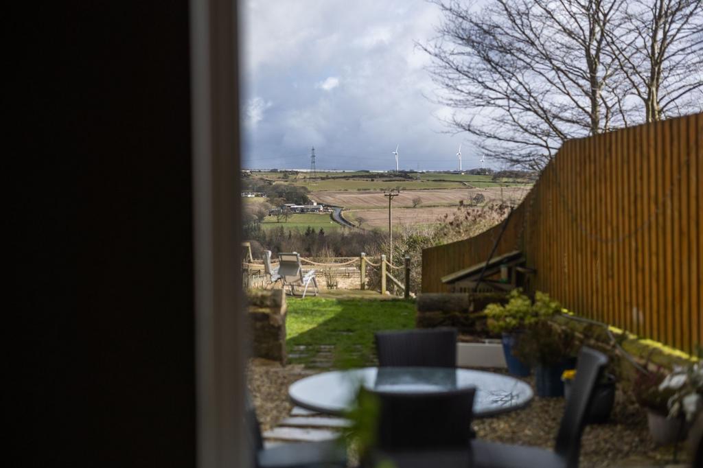 Middle Low Woodside Barn   Rear Views