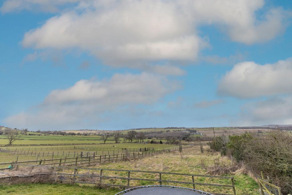 Middle Low Woodside Barn   Livery