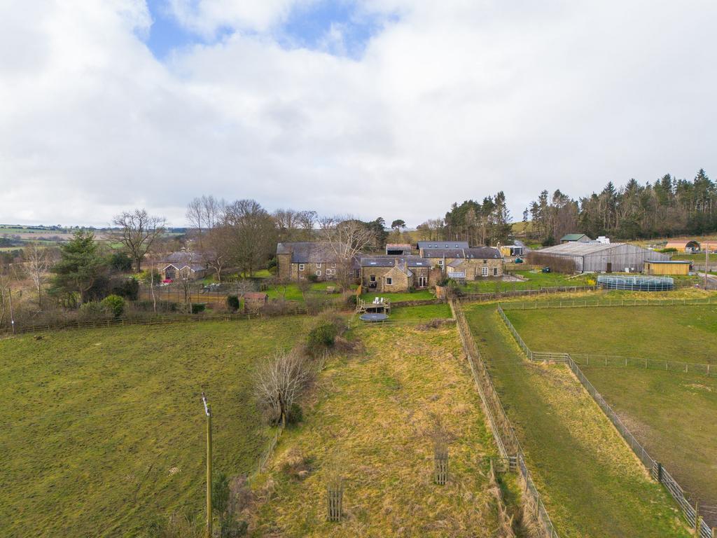 Middle Low Woodside Barn   Livery