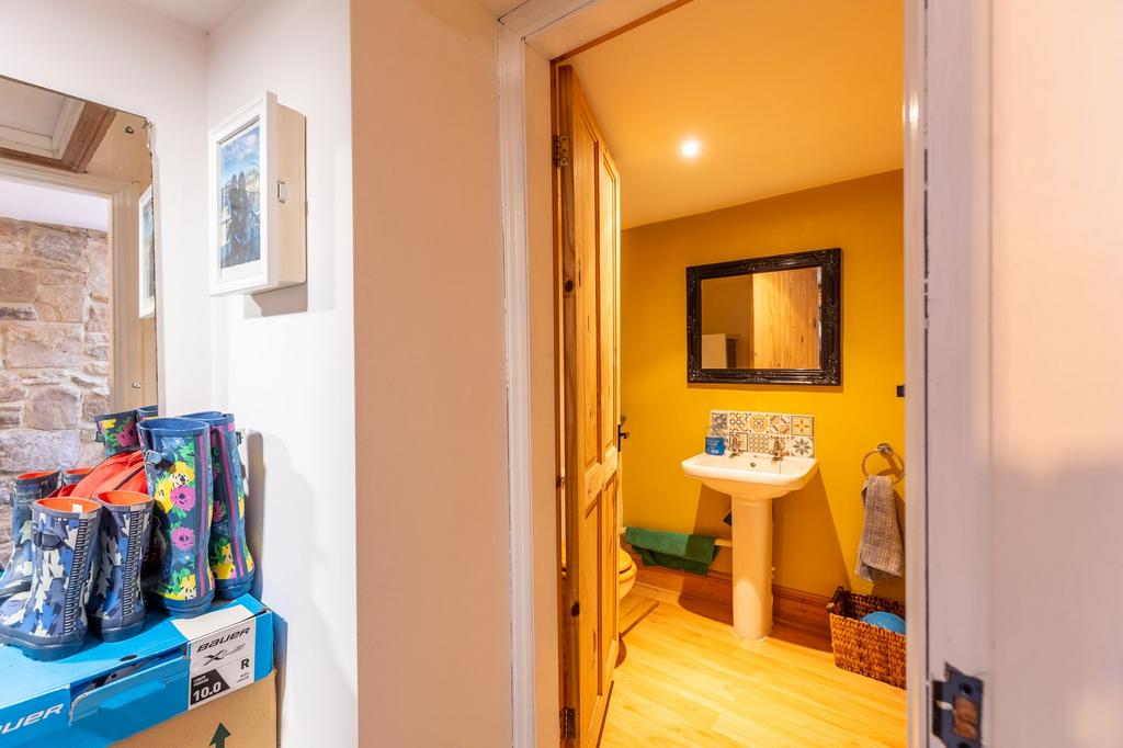 Ground Floor   Boot Room / W C