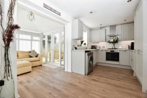 3 bedroom detached house for sale, Swale Road, Brough