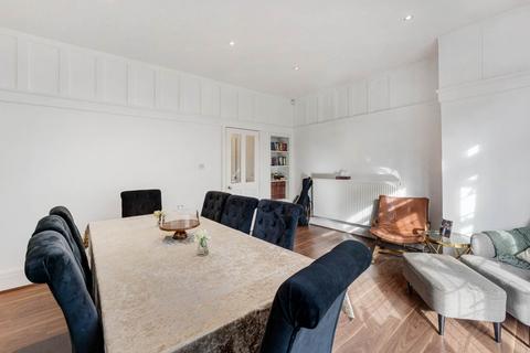 18 Lichfield Drive, Prestwich, Manchester, M25 0HX