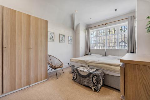 18 Lichfield Drive, Prestwich, Manchester, M25 0HX