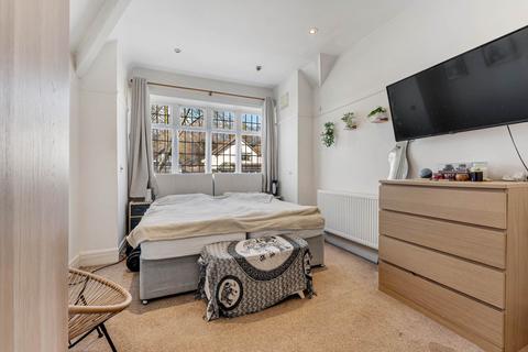 18 Lichfield Drive, Prestwich, Manchester, M25 0HX