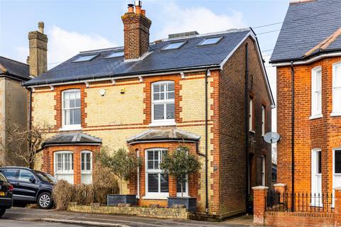 17 Cockshot Road, Reigate, RH2 7HD