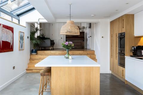 17 Cockshot Road, Reigate, RH2 7HD