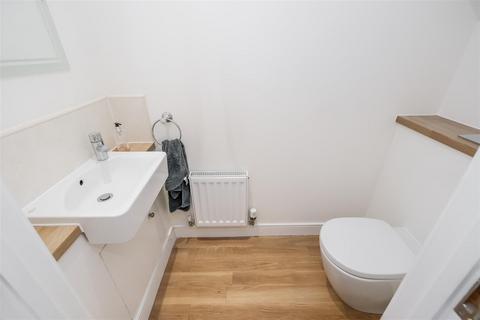 14 King George Way, London, E4 7FN