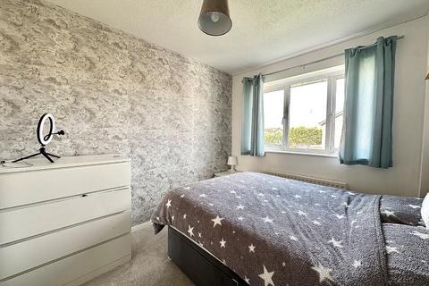 4 bedroom semi-detached house to rent, Claregate, East Hunsbury, Northampton NN4