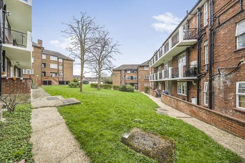2 bedroom flat for sale, Beaufort Park,  London,  NW11