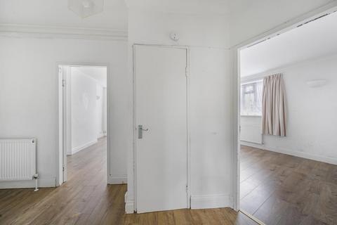 2 bedroom flat for sale, Beaufort Park,  London,  NW11