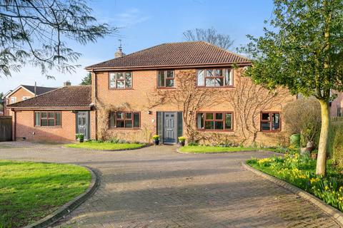 135 Pack Lane, Basingstoke, RG22 5HL