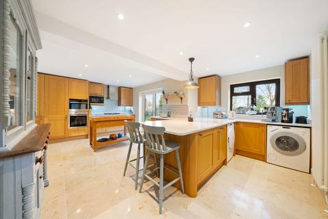 135 Pack Lane, Basingstoke, RG22 5HL