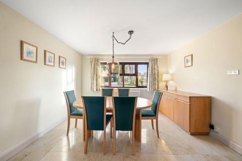 135 Pack Lane, Basingstoke, RG22 5HL