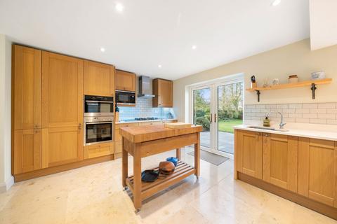 135 Pack Lane, Basingstoke, RG22 5HL