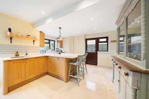 135 Pack Lane, Basingstoke, RG22 5HL