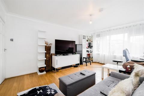 2 bedroom flat for sale, Leeview Court, North Chingford