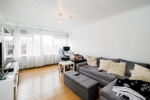 2 bedroom flat for sale, Leeview Court, North Chingford
