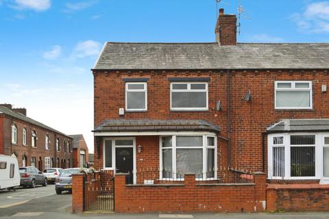 3 bedroom end of terrace house for sale, Heron Street, Oldham