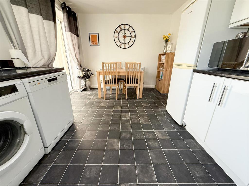 Kitchen dining room