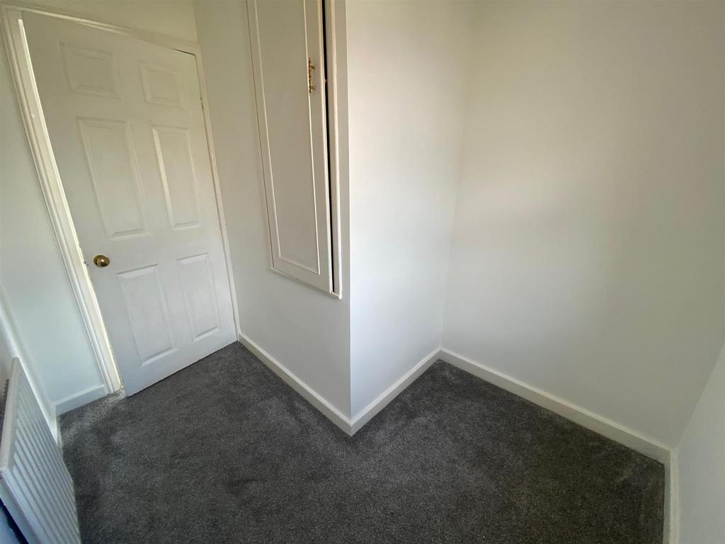 SMALL BEDROOM 1.jpg