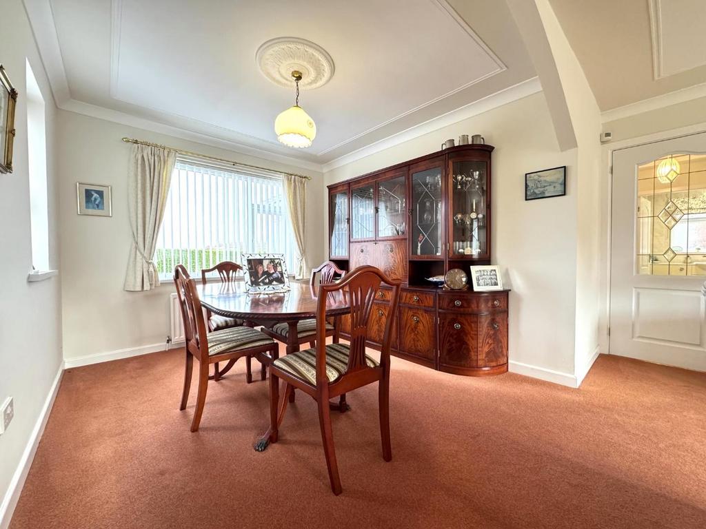 Lounge/dining room