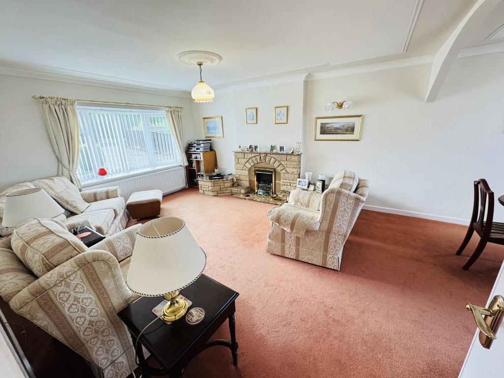 Lounge/dining room