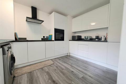 27 Bantry Close, Birmingham, B26 3LR