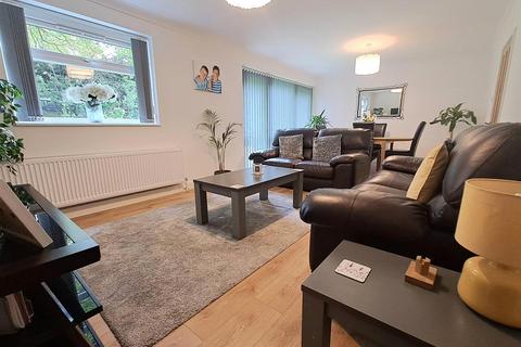 27 Bantry Close, Birmingham, B26 3LR