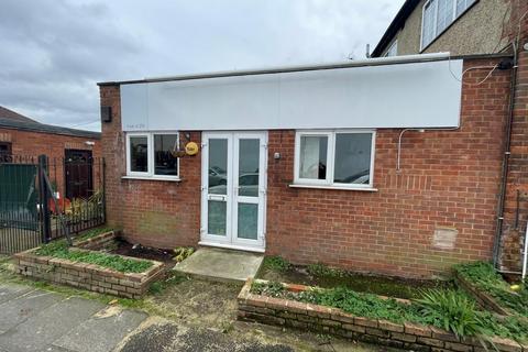 Shop to rent, Unit 2, Oakleigh Road North, Whetstone, N20