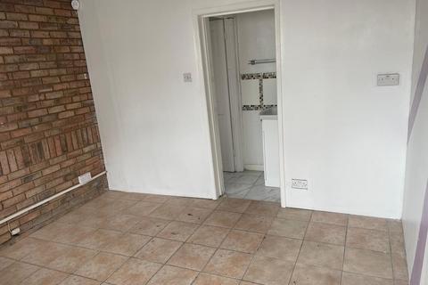 Shop to rent, Unit 2, Oakleigh Road North, Whetstone, N20